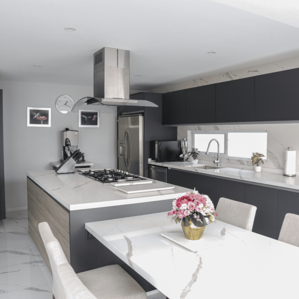 Cocina gris mediana 02